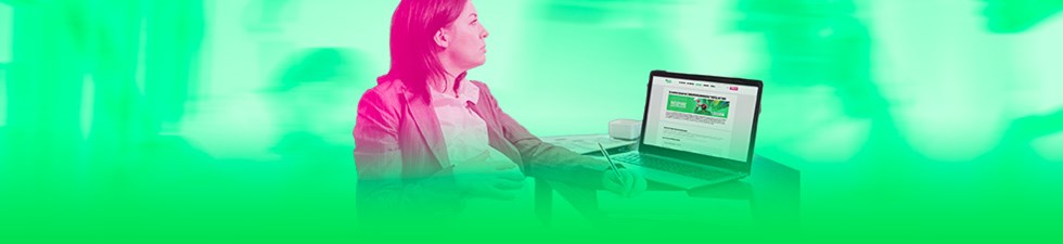 Zwangere vrouw doet melding van discriminatie.