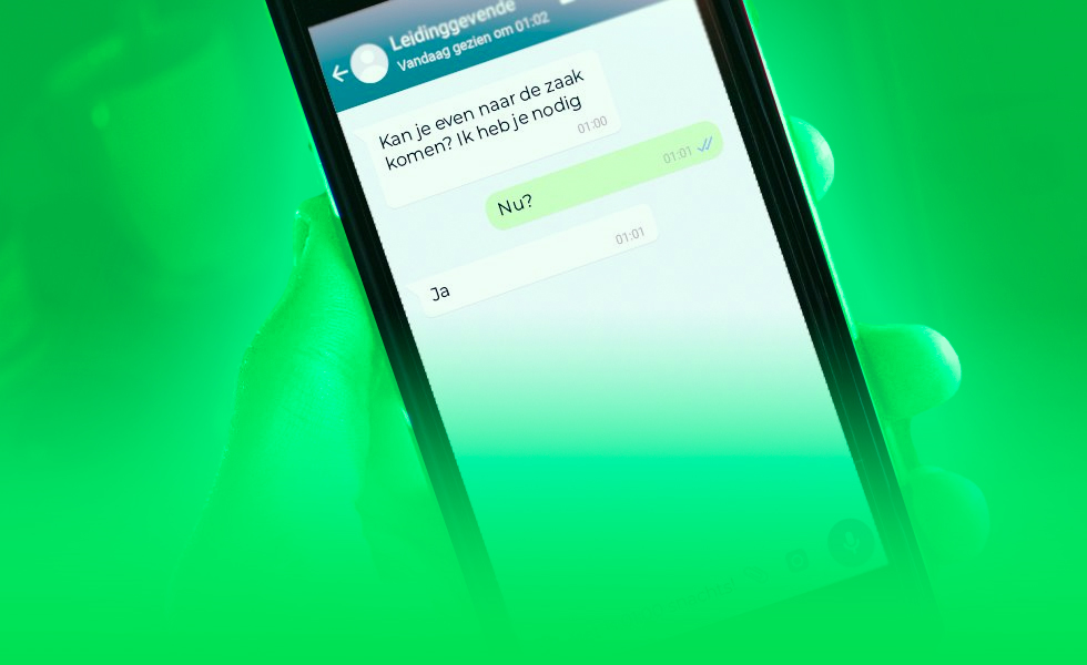 Whatsapp chat waar leidinggevende vraagt om midden in de nacht naar werk te komen.